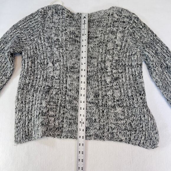 Forever 21 Cable Knit Sweater Woman's S 100% Acrylic Grey & Black w/ Jewel Neck - Picture 8 of 13